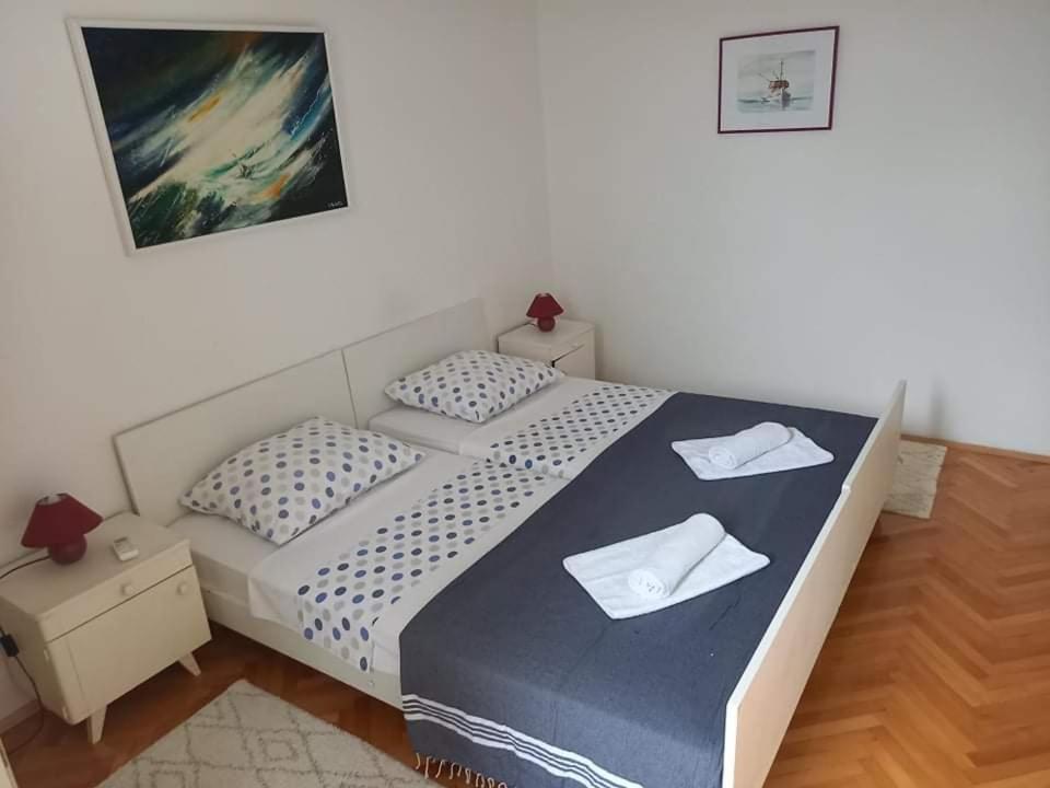 Studio Darija For 2 Persons S Terasom Wi-Fi & Parking Apartamento Makarska Exterior foto
