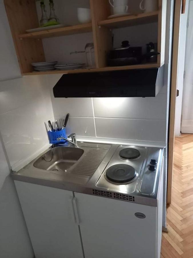 Studio Darija For 2 Persons S Terasom Wi-Fi & Parking Apartamento Makarska Exterior foto