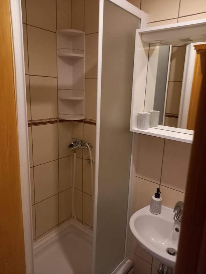 Studio Darija For 2 Persons S Terasom Wi-Fi & Parking Apartamento Makarska Exterior foto